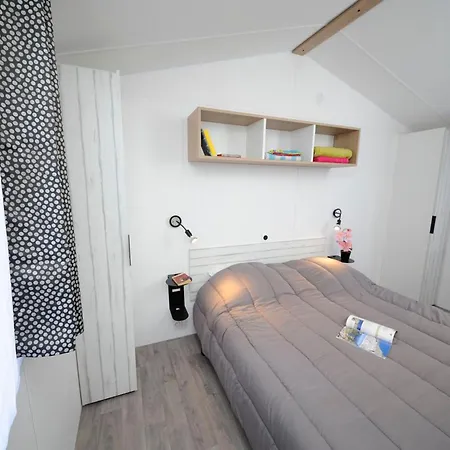 אתר קמפינג Mobil-home Avec Terrasse - 2 Pers. - Api-1-52-2974