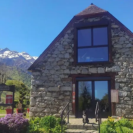 Mobil-home Avec Terrasse - 2 Pers. - Api-1-52-2974 * Estaing (Hautes-Pyrenees)